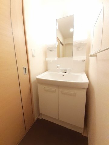 洗面設備　使いやすい洗面所です