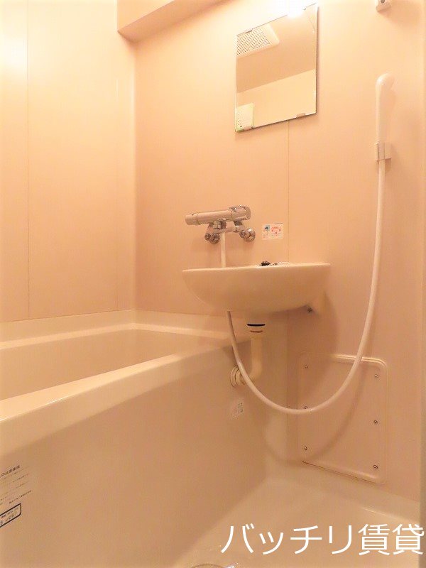 バス・シャワールーム　※室内写真は別号数の為、現状優先となります。