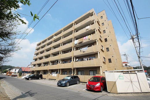 建物外観　明るい南向き