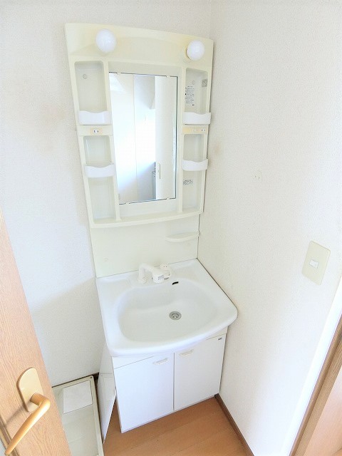 洗面設備　※別部屋のイメージ写真です。