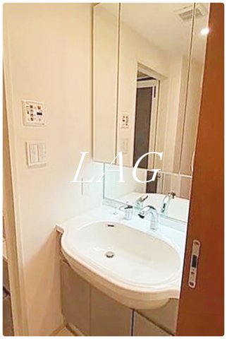 洗面設備　独立洗面台です。