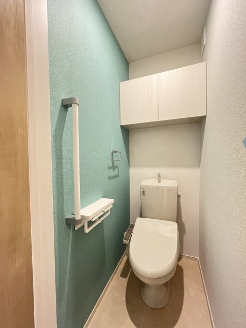 トイレ　※同タイプ別室のお写真です。