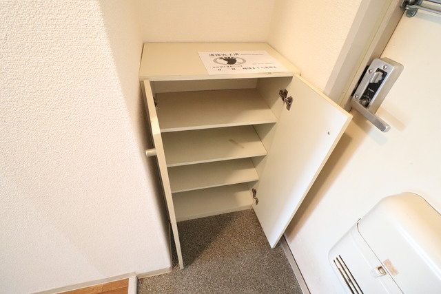 収納　シューズボックス