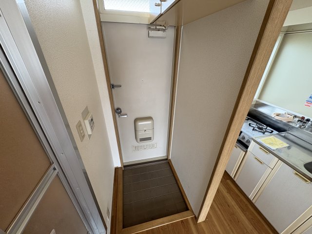 玄関　※同建物写真です