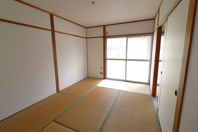 居室・リビング　※同タイプ・別部屋のお写真です。