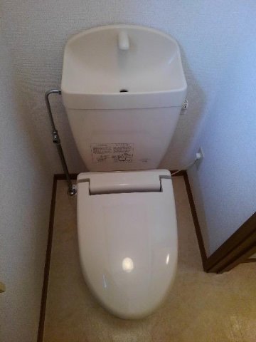 トイレ　清潔感のあるトイレです