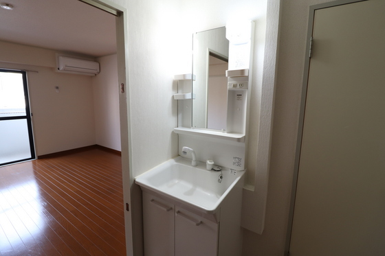洗面設備　※別部屋の写真です