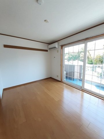 居室・リビング　こちらの居間で趣味の時間をお楽しみください