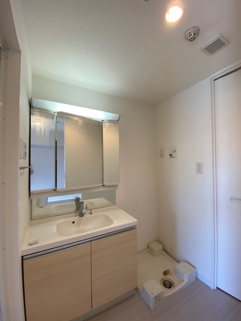 洗面設備　写真は同タイプ住居です。