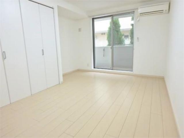 居室・リビング　８．２帖の明るいお部屋です
