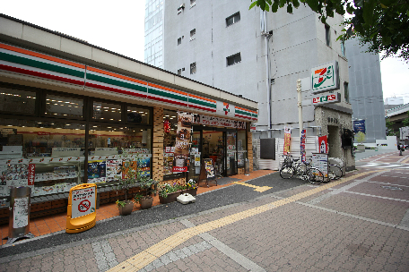 コンビニ　セブンイレブン　大阪鶴野東店（コンビニ）まで114m