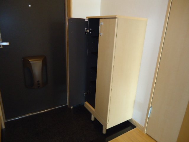 玄関　下足箱