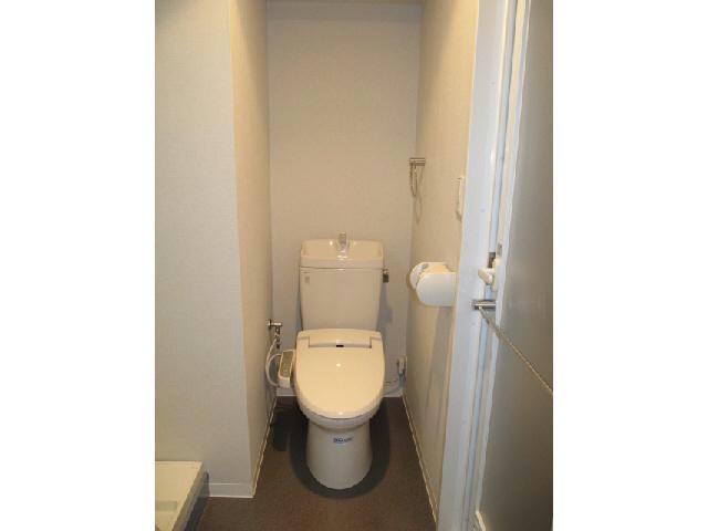 aLATO白壁のトイレ写真