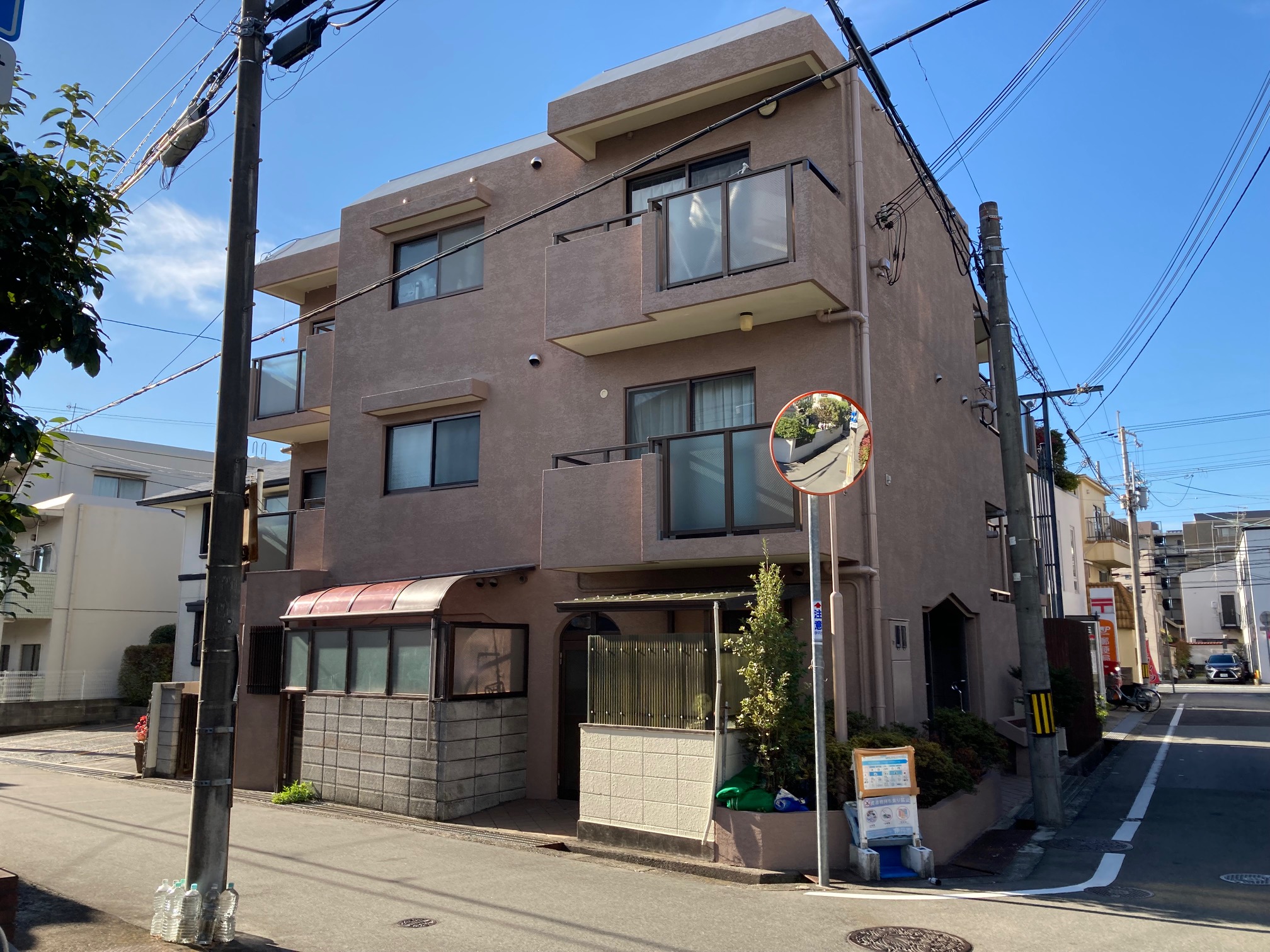 建物外観　タイル張りの外観です