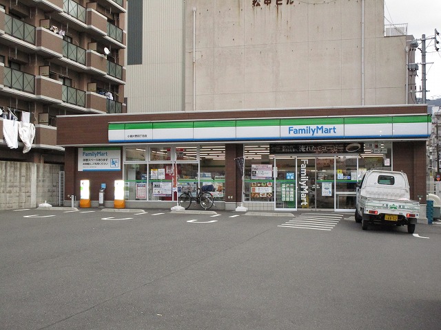 コンビニ　ファミリーマート小倉片野四丁目店（コンビニ）まで108m