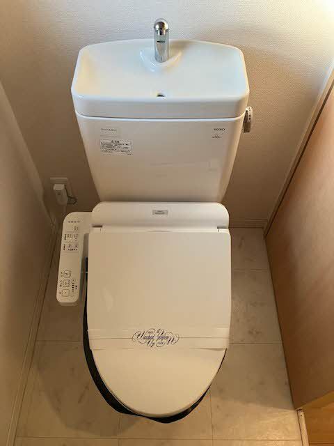 トイレ　トイレ（温水洗浄便座