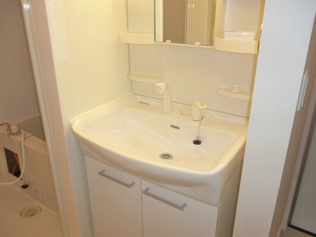 洗面設備　１階のお部屋の室内写真です。