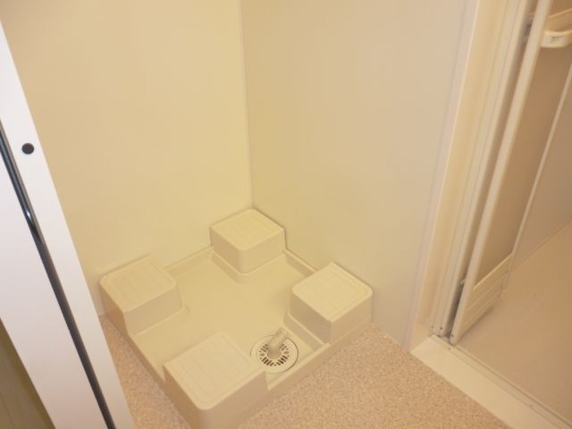 洗面設備　１階のお部屋の室内写真です。