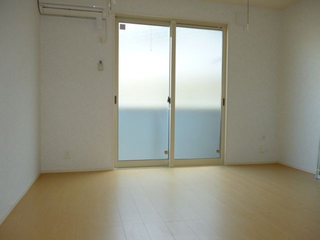 居室・リビング　１階のお部屋の室内写真です。