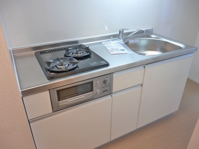 キッチン　１階のお部屋の室内写真です。