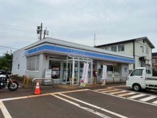 コンビニ　ローソン新井高柳店（コンビニ）まで582m