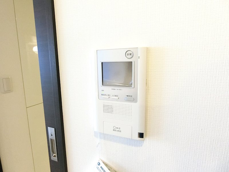 セキュリティ　来訪者の確認ができる安心のモニター付インターホン設置