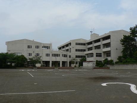 小学校　藤沢市立明治小学校（小学校）まで1903m