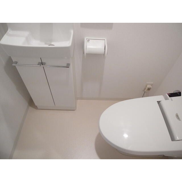 トイレ　清潔感のあるトイレです