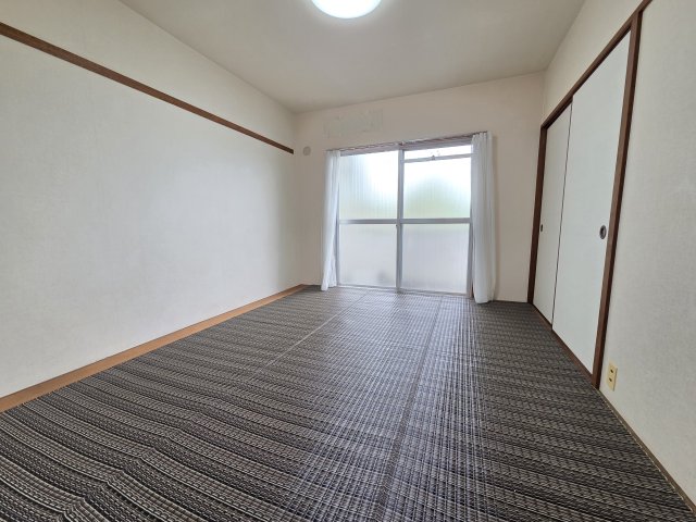 その他部屋・スペース　寝室におすすめの板間のある和室６帖♪