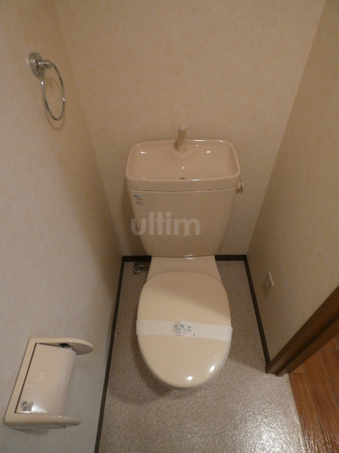 トイレ　※別のお部屋のお写真です。御参考までに。