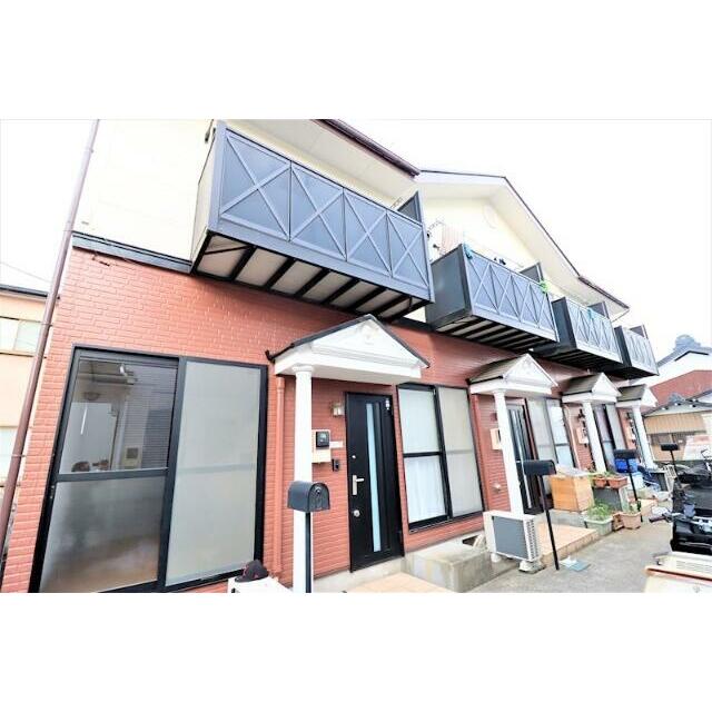 建物外観　１・２階併用メゾネットタイプ物件です。