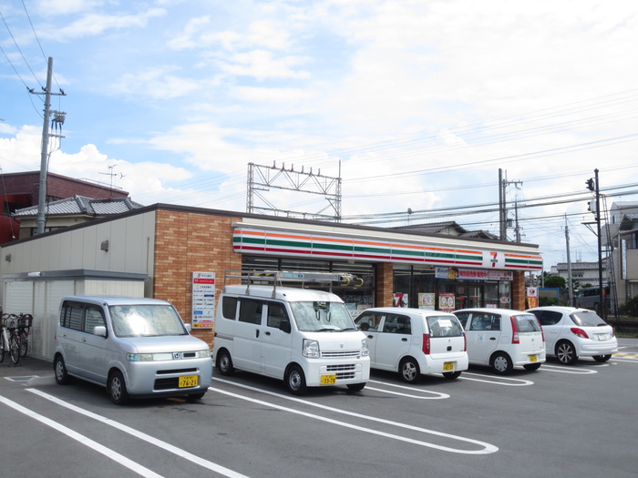 コンビニ　セブンイレブン（コンビニ）まで112m