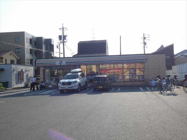 コンビニ　セブン－イレブン磐田ジュビロード店（コンビニ）まで612m