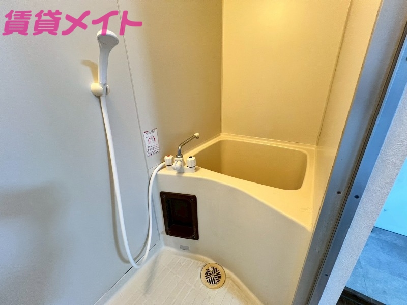 バス・シャワールーム　同物件別部屋の写真