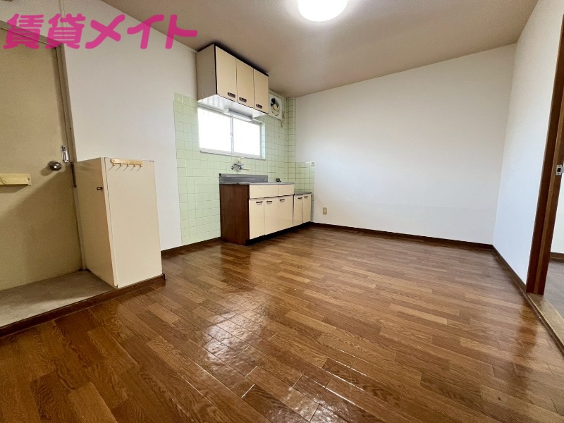 居室・リビング　同物件別部屋の写真