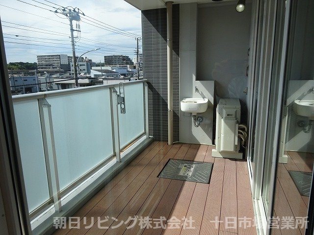 バルコニー　反転タイプ（違うお部屋　バルコニーのスロップシンクが便利です
