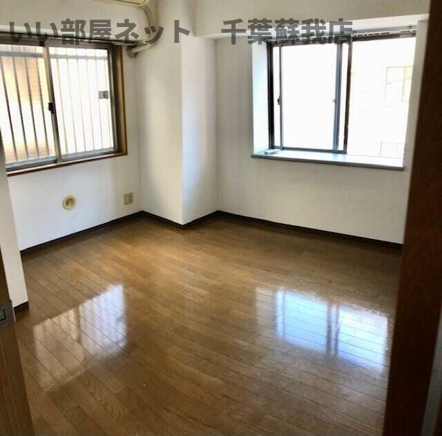 その他部屋・スペース　広くて明るい寝室