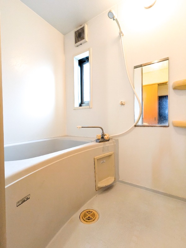 バス・シャワールーム　図面と現状に相違がある場合には現状を優先