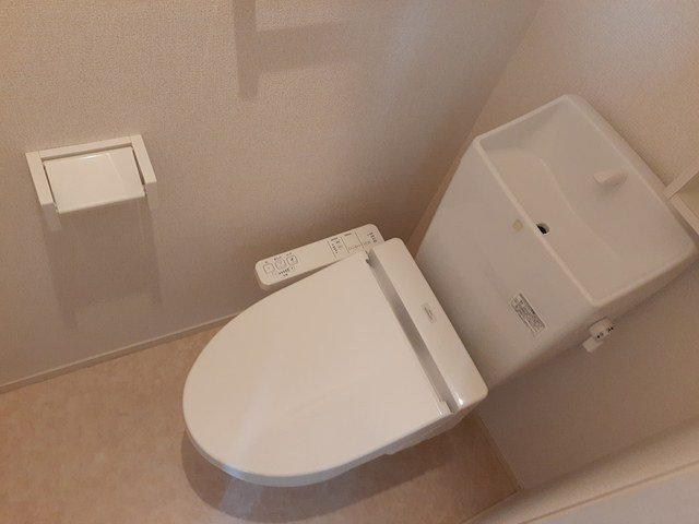 トイレ　清潔感のあるトイレです