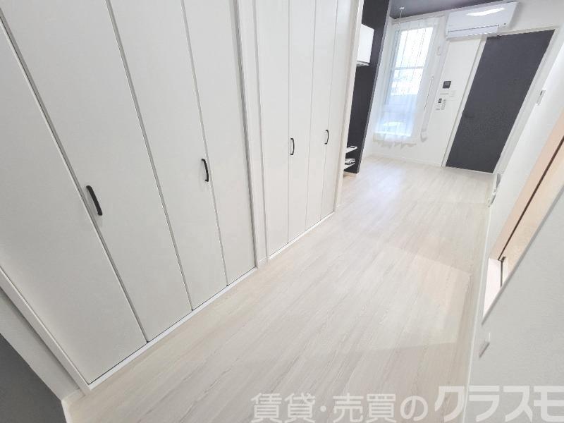 居室・リビング　フローリングだからお掃除が楽♪