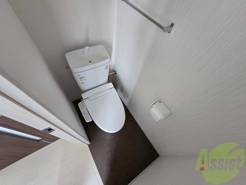 トイレ　ウォシュレット機能がついたトイレです。安心して使用できます。