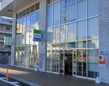コンビニ　ファミリーマート 日野豊田駅南口店（コンビニ）まで757m
