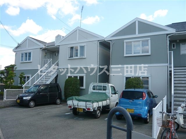 建物外観　２階建てアパート☆