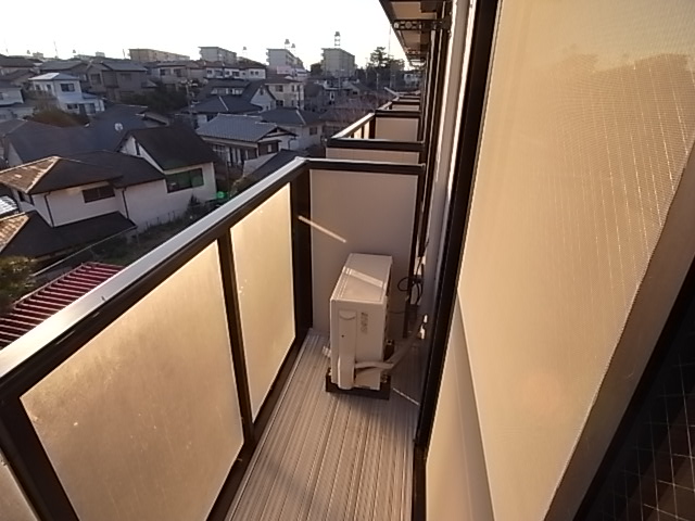 バルコニー　お洗濯にも便利なバルコニー付き