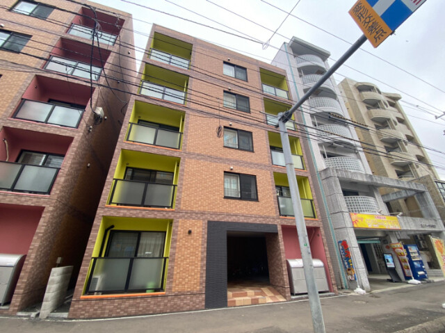 建物外観　札幌市中央区南６条西「グランスター９」