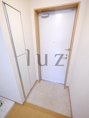 玄関　シューズBOX完備の玄関スペースです！