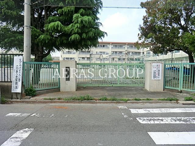 中学校　川崎市立中原中学校（中学校）まで977m