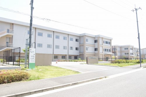 中学校　翠輝学園つくば市立みどりの南中学校（中学校）まで815m