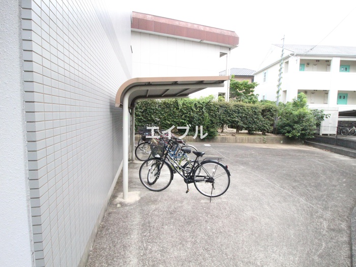 その他共有部分　大事な自転車は駐輪場へ。