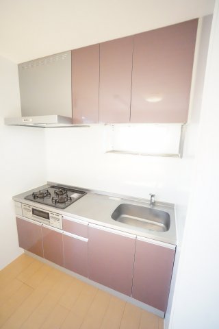 キッチン　※同物件、同タイプ、間取り反転のお部屋です※角部屋の為二面採